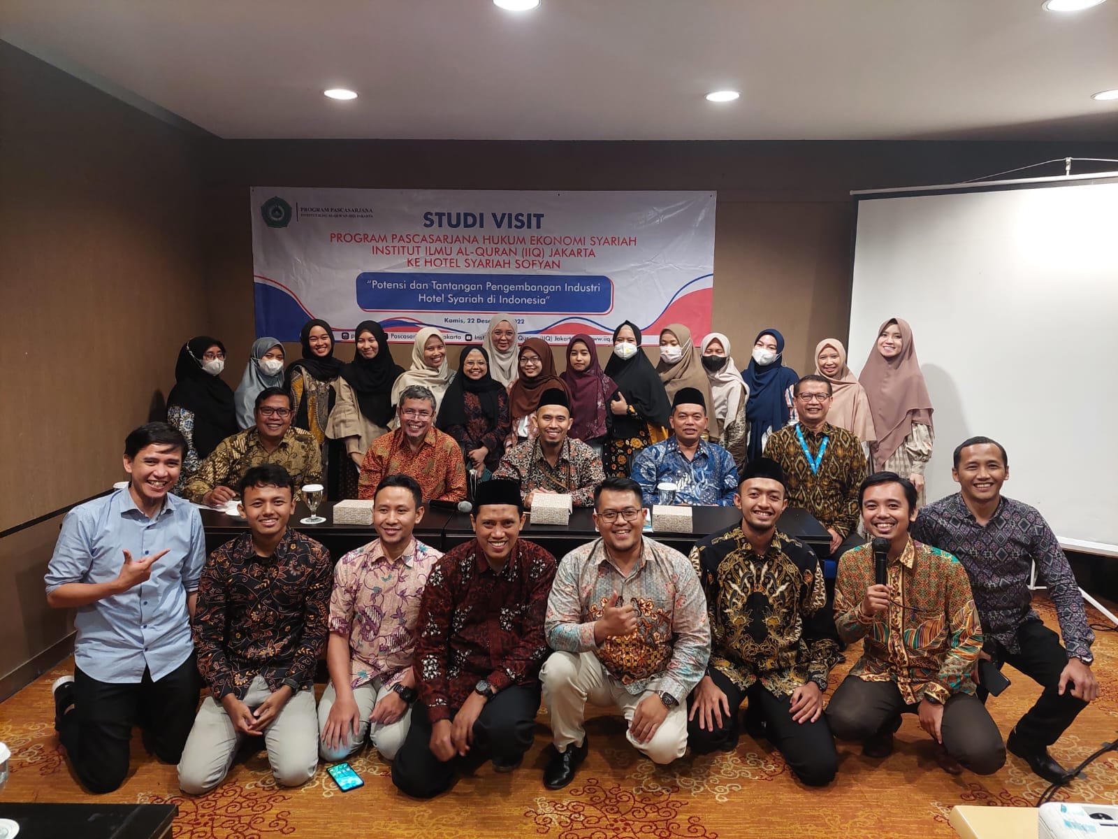 Kunjungan Mahasiswa S2 Prodi HES Pascasarjana IIQ Jakarta ke Hotel Sofyan Cut Meutia Jakarta, Penginapan Syariah Pertama di Indonesia.